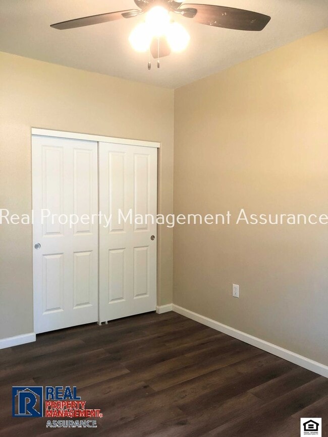 Building Photo - 10651 NE Red Wing Way