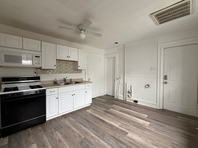 Building Photo - 83 S Empire St