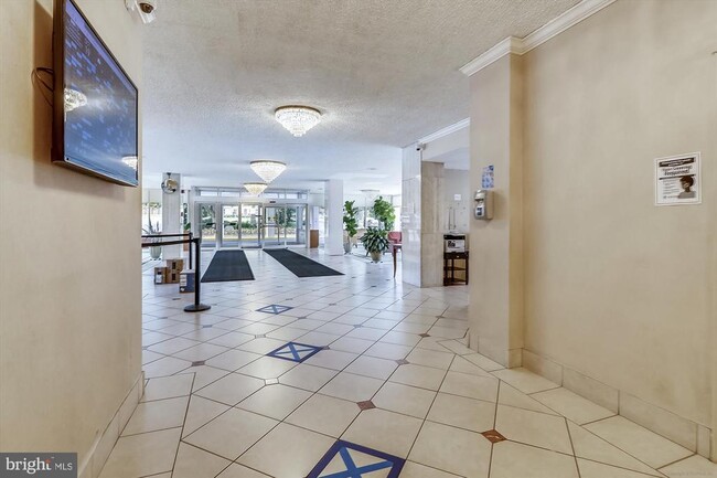Building Photo - 10201 Grosvenor Pl