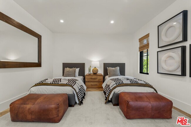 Building Photo - 12527 Huston St