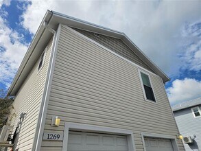 Building Photo - 1269 Jade Pl