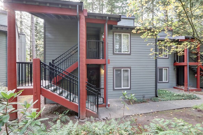 Building Photo - Newly updated 2 Bedroom Bellevue Condo is ...