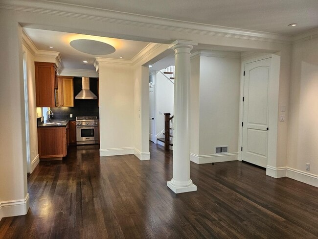 Building Photo - 919 Fremont Pl