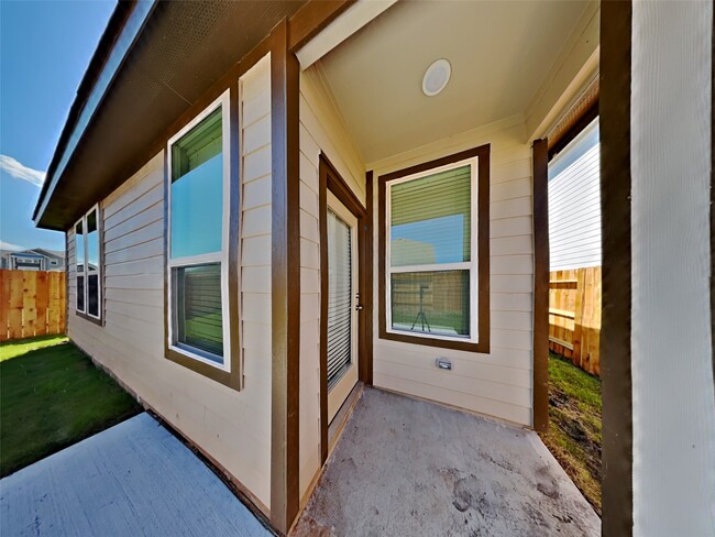 Building Photo - 2411 Foster Hl Rd