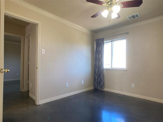 Building Photo - 1009 Grey Castle Dr