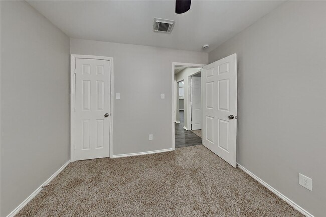 Building Photo - 3707 Cane Lake Dr