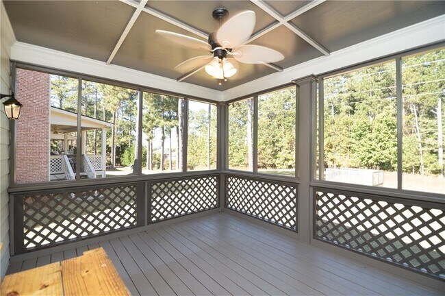 Building Photo - 4012 Erin Dr