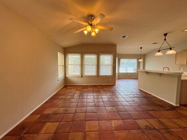 Building Photo - 1508 Highland Dr