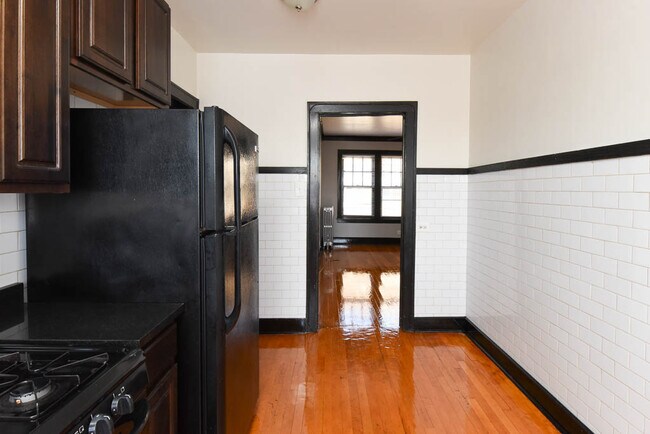 Building Photo - 2977 N Elston Ave