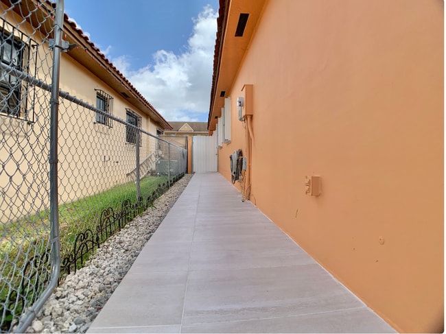 Building Photo - 6411 W 22nd Ct