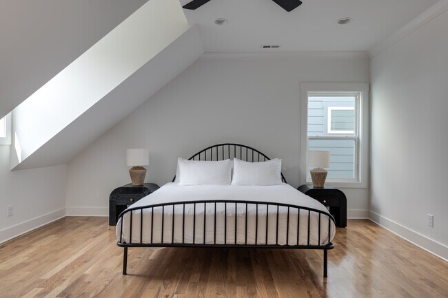 Building Photo - Cahal Ave Unit B