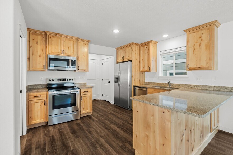 Building Photo - 1006 Pendulum Lane