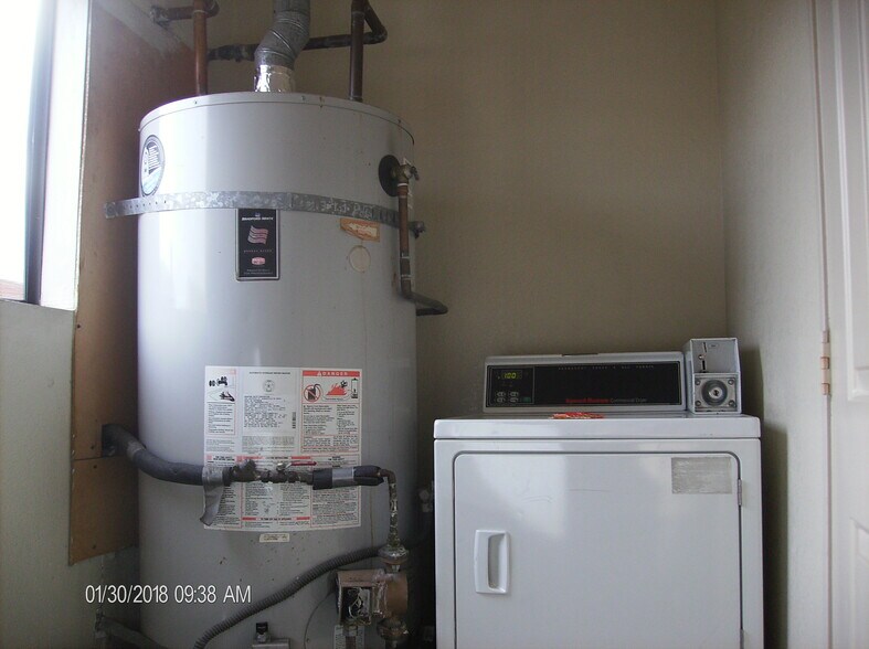 Building Photo - 1570 W 207th St