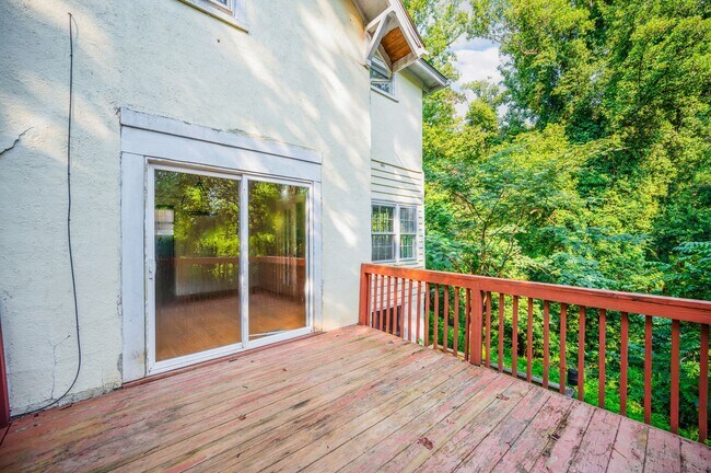 Building Photo - Beautifully updated House in Rivermont