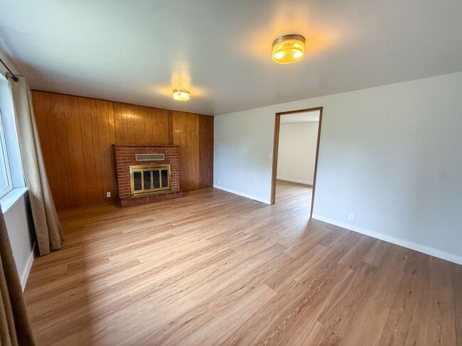 Building Photo - 2bd/1.75ba Lynnwood Home