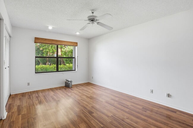 Building Photo - 9476 El Clair Ranch Rd