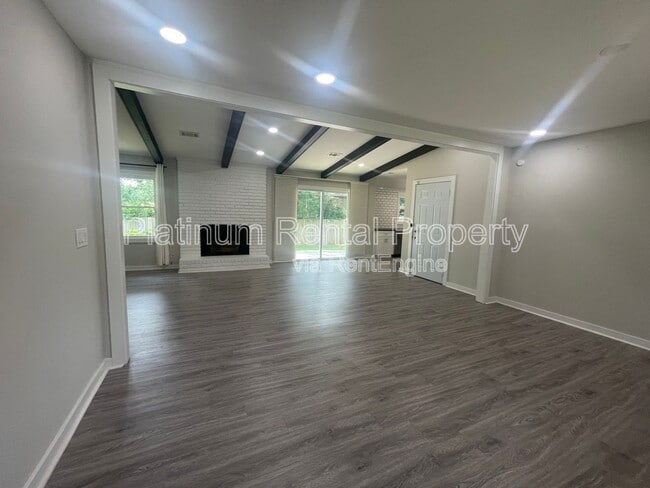 Building Photo - 2216 Shancey Ln