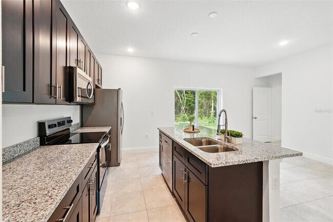 Building Photo - 7738 N Creek Way