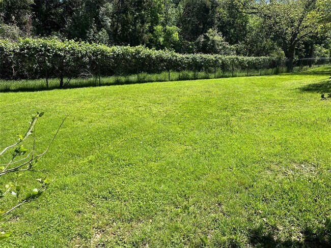 Building Photo - 11901 Swearingen Dr