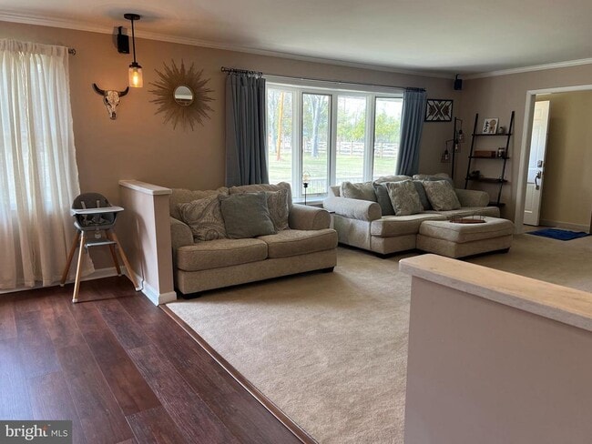 Building Photo - 46 Buck Dr