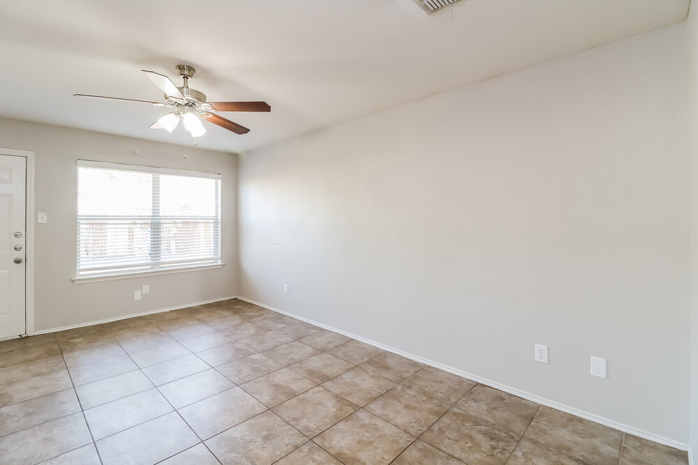 Building Photo - 10628 Wild Oak Dr