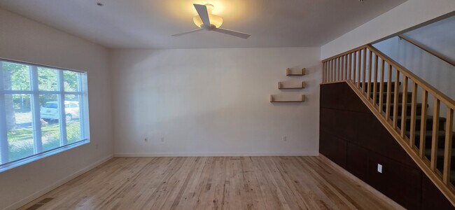 Building Photo - 501 S 14th St