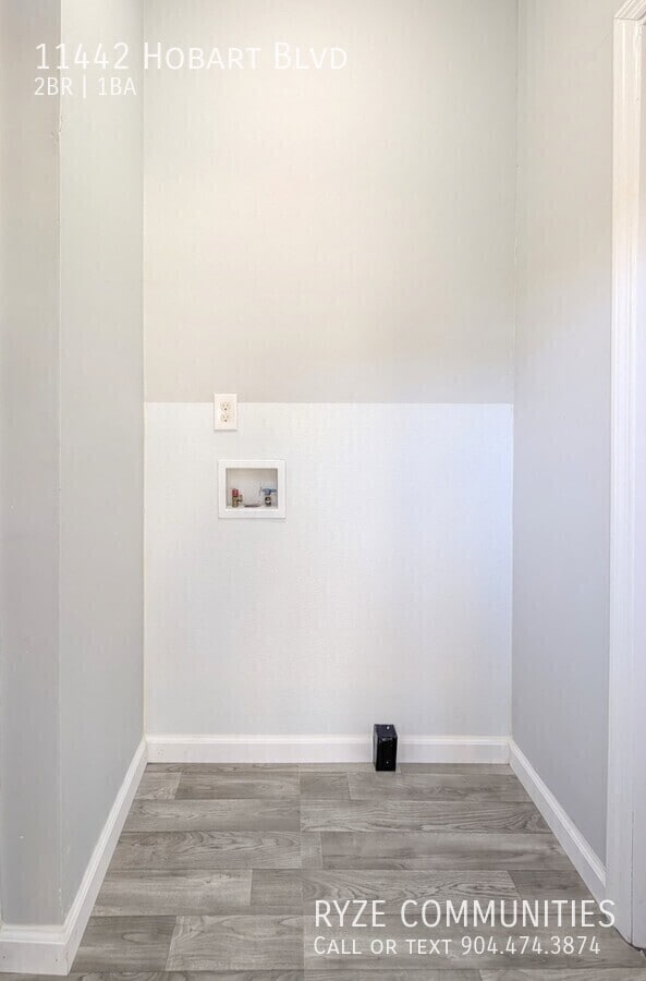 Building Photo - 11442 Hobart Blvd