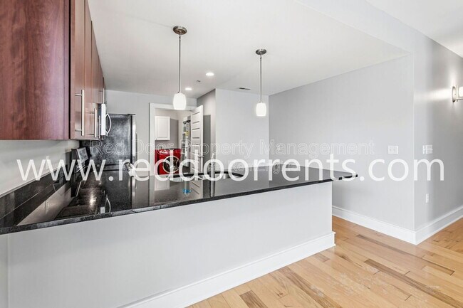 Building Photo - 802 N Meridian St