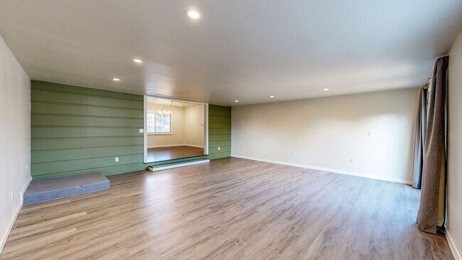 Building Photo - 1720 Ditty Ave