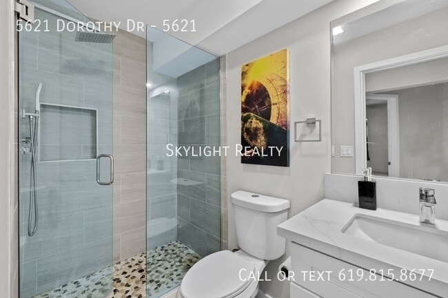 Building Photo - 5621 Dorothy Dr