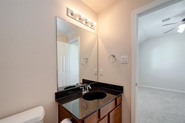 Building Photo - 3302 Clearview Cir