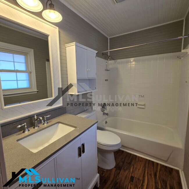 Building Photo - 2601 Cohnwood Dr