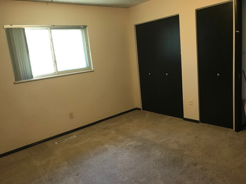 Building Photo - 5280 Flintridge Dr