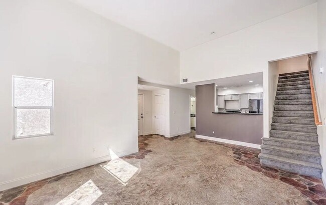 Building Photo - Beautiful Two-Story Home in a Convenient Location