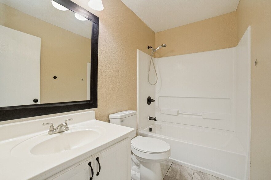 Building Photo - 5426 Wincheap Dr