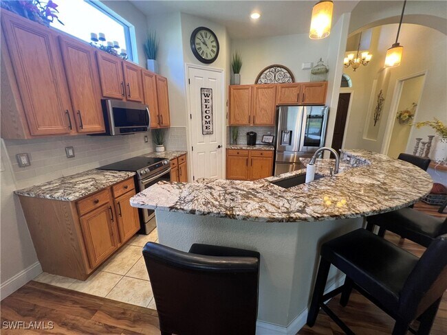Building Photo - 8670 Mercado Ct