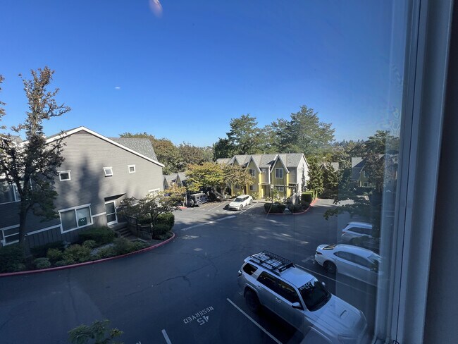 Building Photo - 1561 Cherrylane Ave S