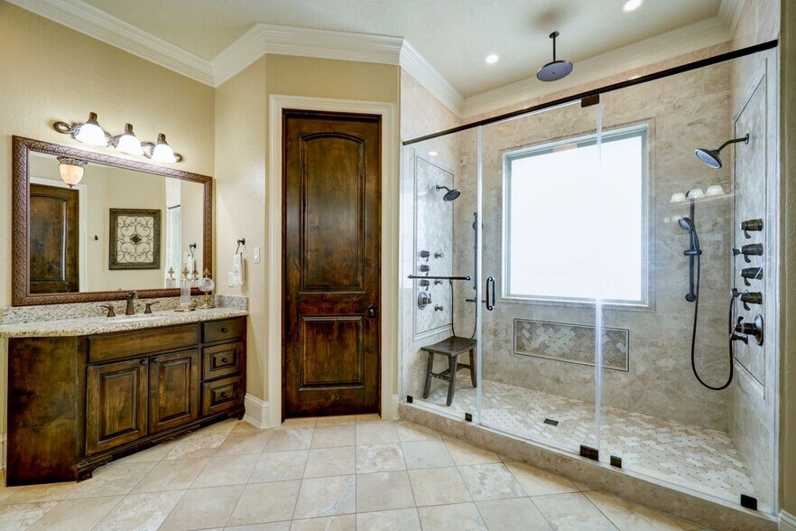 Building Photo - 4434 Chateau Creek Way