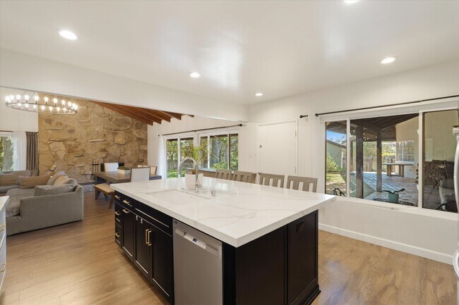 Building Photo - La Canada 4-Bedroom Home | Large Lot, Updated Kitchen, EV Charger
