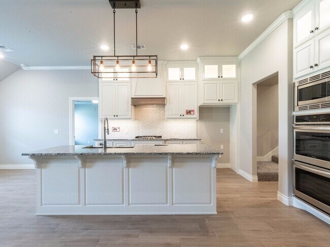 Building Photo - Beautiful Home - 4 Bedroom, 3 Bathroom with Bonus Room in East Edmond