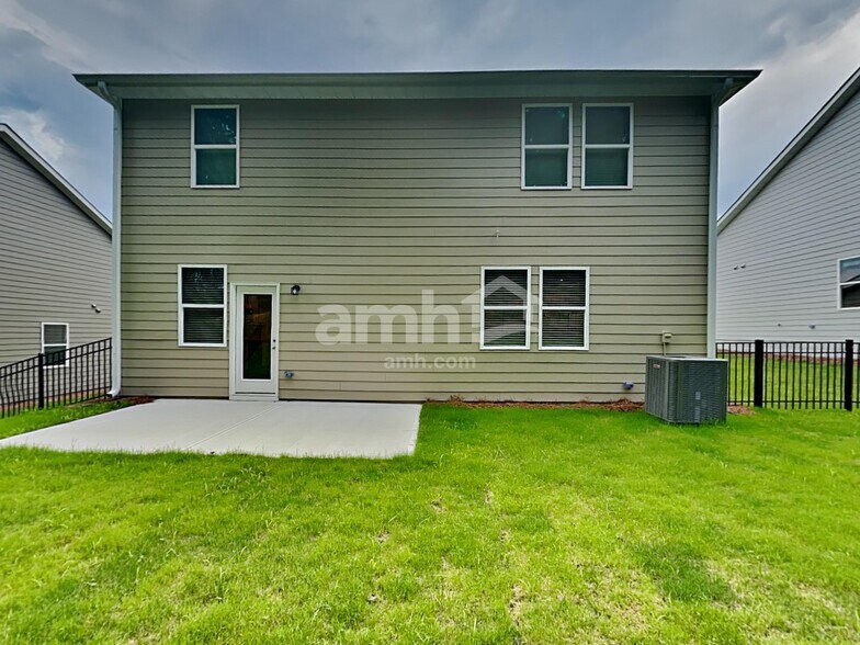 Building Photo - 1615 Soapstone Rd