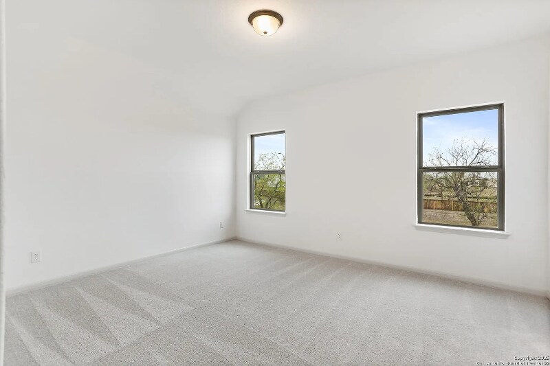 Building Photo - 401 W Commerce St