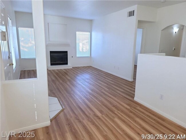 Building Photo - Cozy First-Floor End Unit with Fireplace &...