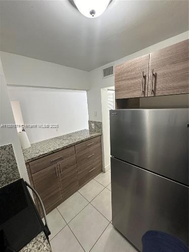 Building Photo - 8810 Fontainebleau Blvd