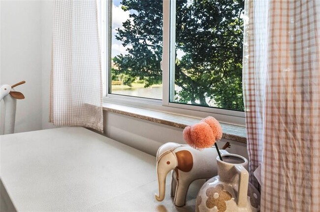 Building Photo - 11064 Canary Island Ct