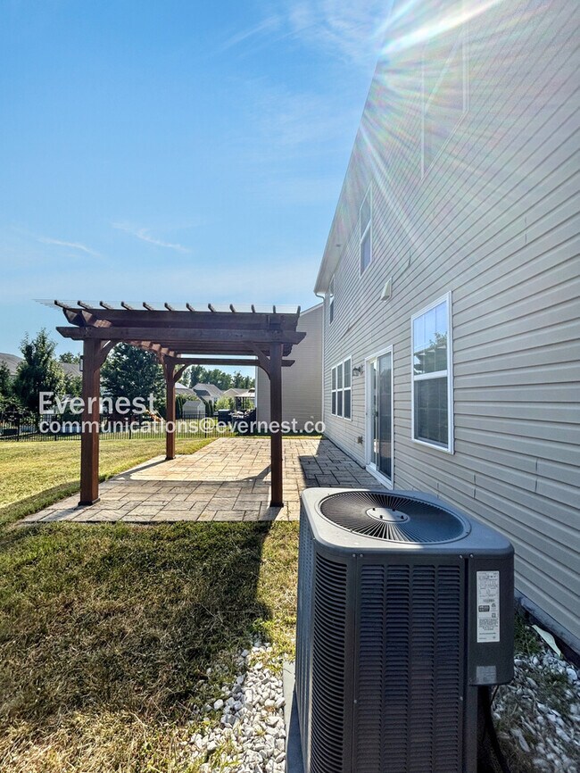Building Photo - 10415 Paisley Abbey Ln