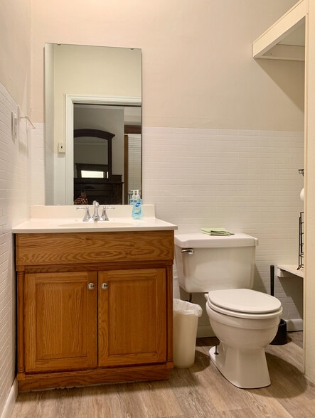 Bathroom painted in light neutral tone - 350 Cobun Avenue