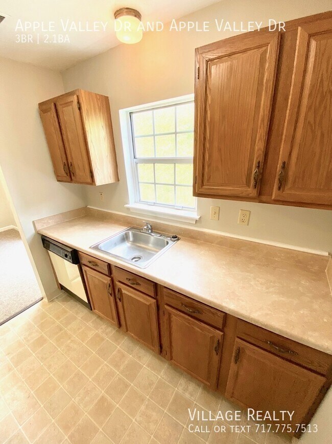 Building Photo - 818 Apple Valley Dr