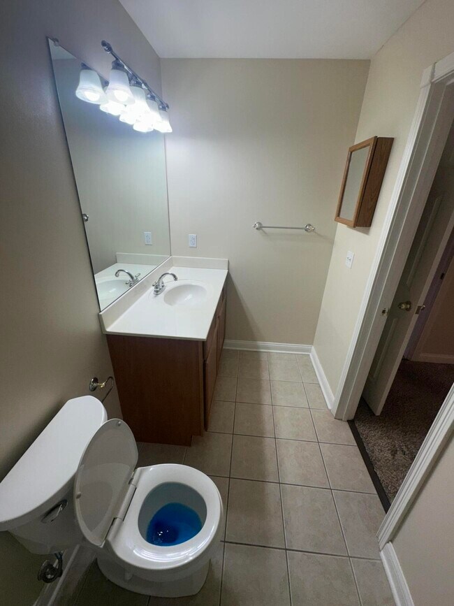 Building Photo - 6 Hudson Hollow Road