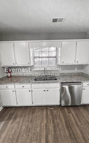 Building Photo - 1069 Estates Ct